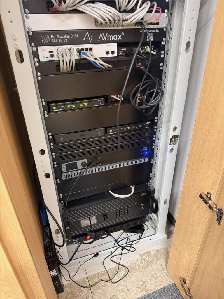 Korszerűsítés a Bem Centerben – Csúcstechnológiás LED fal beépítése 6 TZSVTAV-LED bérlés-gyártás